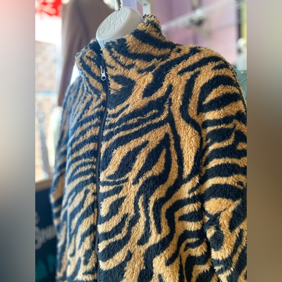 Zebra Print Jacket - Picture 3 of 4